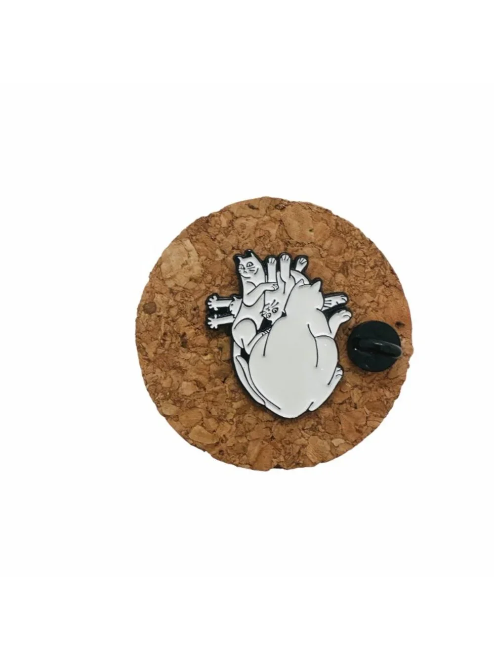 ⭐Cat Pins Enamel Lapel Dark Punk White Black Lover Cat Heart Animals Broch Punk - Picture 2 of 6